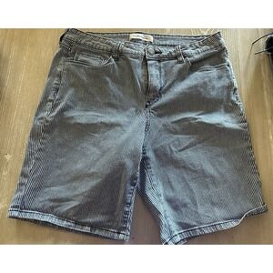 Croft & Barrow railroad striped denim bermuda shorts. size 12 stretch